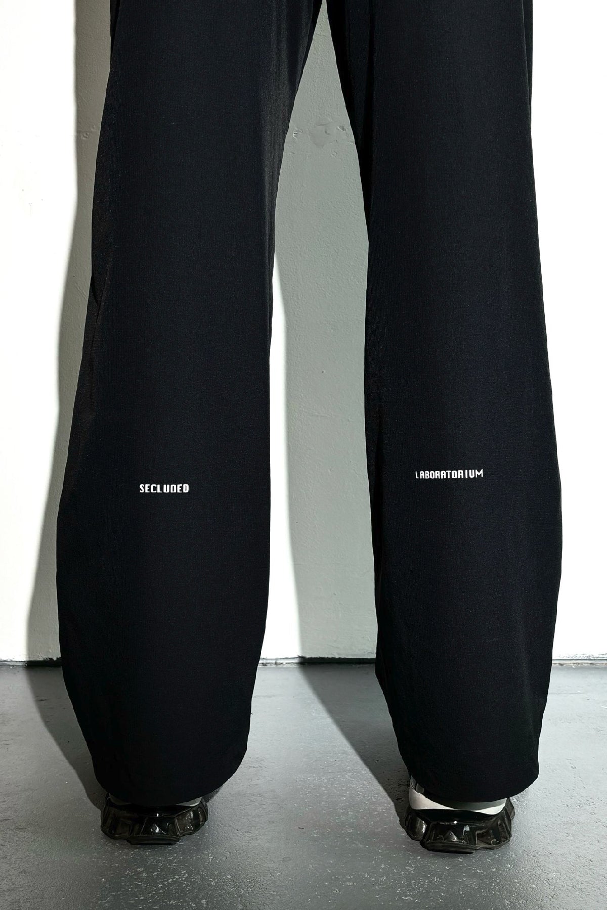 LAB NYLON RIPSTOP BLACK TROUSERS