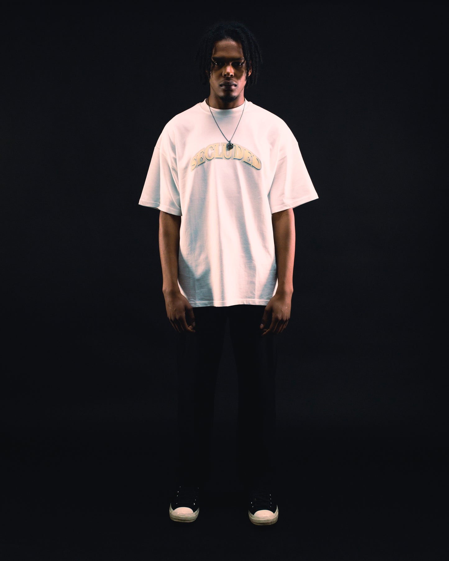 SECLUDED WHITE STORM TEE